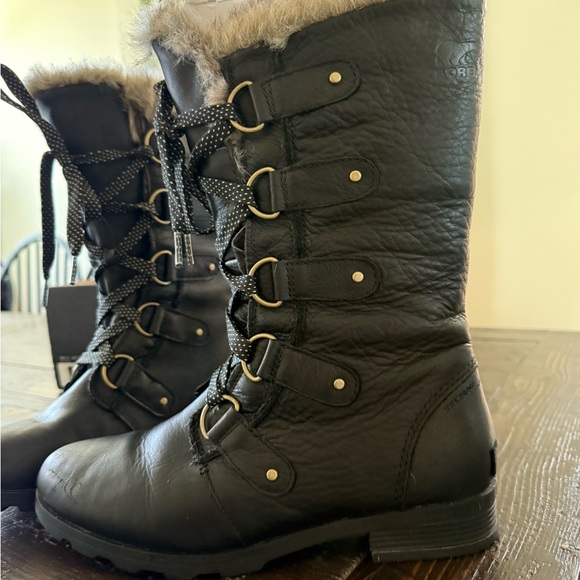 Sorel Black Winter Boots with Fur Trim - Picture 3 of 4
